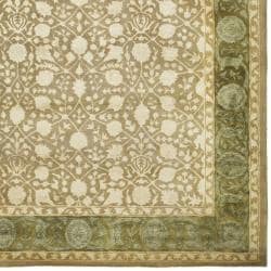 Handmade Majestic Ivory/ Sage N. Z. Wool Rug (7'6 x 9'6)