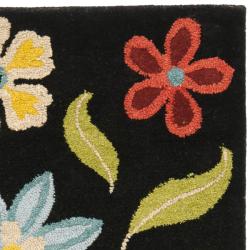 Handmade Blossom Black Wool Rug (2'6 x 4')