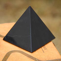 Low Price Onyx 'Black Night of Peace' Pyramid (Peru)