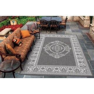 Recife Antique Medallion Grey White Rug (8'6 x 13')