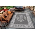 Grey/ White Recife Rug (3'9 x 5'5)