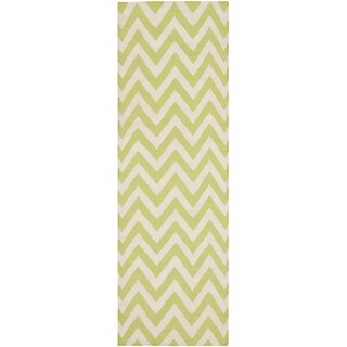Hand-woven Chevron Dhurrie Green Wool Rug (2'6 x 6')