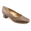 Vaneli Women's 'Daffie' Leather Dress Shoes - Narrow (Size 10)