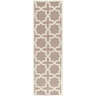 Safavieh Handmade Cambridge Moroccan Beige Wool Rug (2'6 x 12')