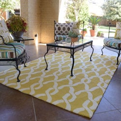 For sale Hand-hooked Indoor/ Outdoor Capri Gold Rug (9'3 x 13)