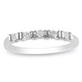 Miadora 10k White Gold 1/6ct TDW Diamond Anniversary Ring (G-H, I1-I2)