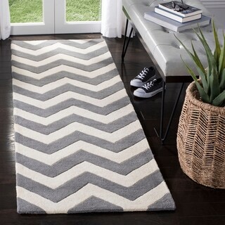 Handmade Chevron Dark Grey/ Ivory Wool Rug (2'3 x 7')
