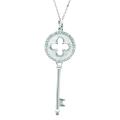 Sterling Silver 1/6ct TDW Diamond Clover in Circle Key Pendant (H-I, I1-I2)