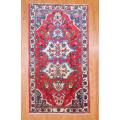 Persian Hand-knotted Bakhtiari Red/ Ivory Wool Rug (5'5 x 9'10)