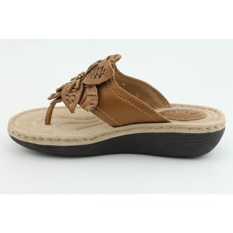 clarks tan sandals