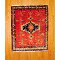Persian Hand-knotted Hamadan Rose/ Navy Wool Rug (5'7 x 6'11)