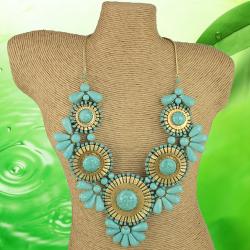 Handcrafted Turquoise Glass Beads ' Heavenly Hues' Bib Necklace (India)