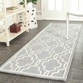 Safavieh Handmade Cambridge Moroccan Silver Wool Rug (2'6 x 8')