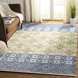 Safavieh Handmade Bella Ivory/ Blue Wool Rug (5' x 5' Square)