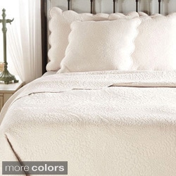 ( ._.) Cooper Cotton Solid Paisley 3-piece Quilt Set with Scalloped Edges