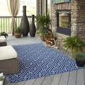 Indoor/ Outdoor Intertwined Blue Rug (5'3 x 7'6)