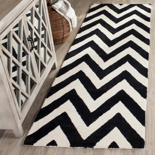 Safavieh Handmade Cambridge Chevron Black Wool Rug (2'6 x 8')
