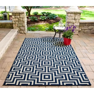 Indoor/Outdoor Navy Retro Rug (7'10 x 10'10)