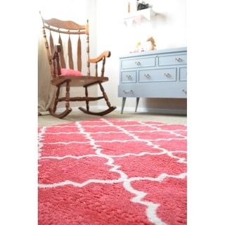 Fancy Trellis Hot Pink Rug (5' x 8')