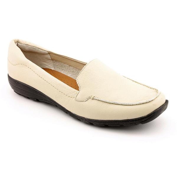 ... casual shoes size 9 the easy spirit abide shoes feature a leather or