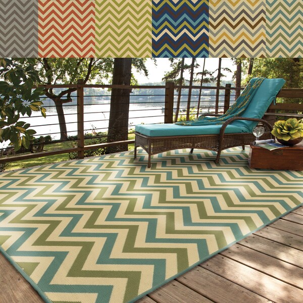 Indoor/ Outdoor Chevron Polypropylene Rug (6'7 x 9'6) Overstock™ Shopping Great Deals on