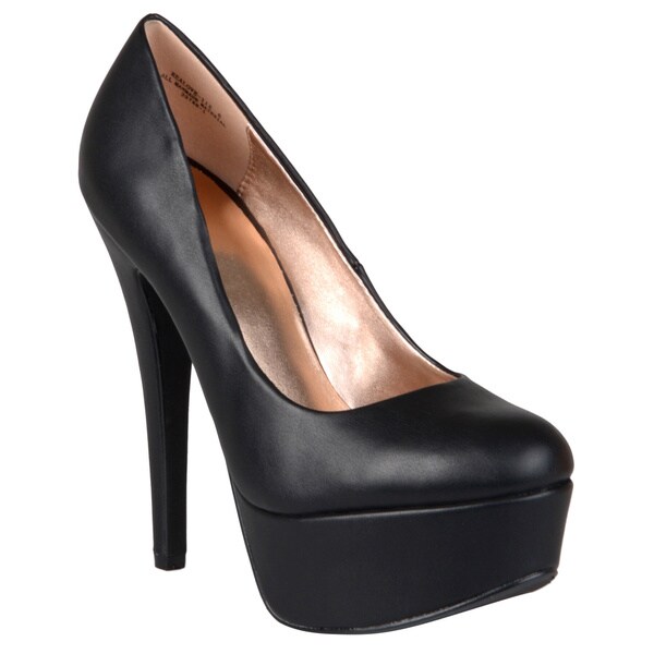 Journee Collection Women's 'Realove-11x' High Heel Platform Pumps