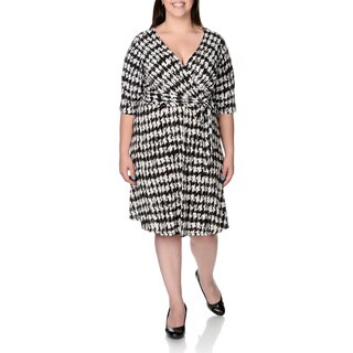 Sandra Darren Women's Plus Size Houndstooth Elbow Sleeve Faux Wrap Dress-Image