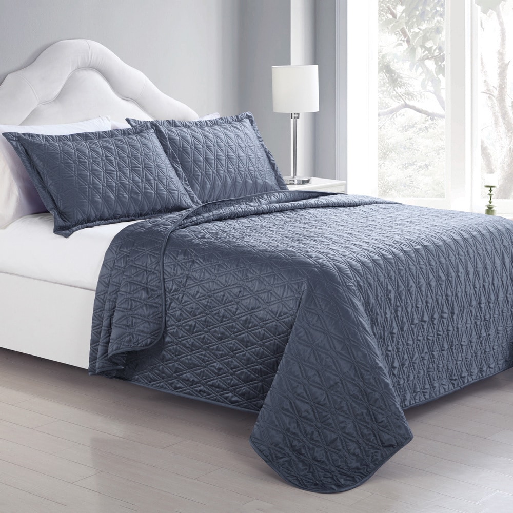 Quilts & Coverlets Bedroom makeover, Blue bedspread, Coverlet set