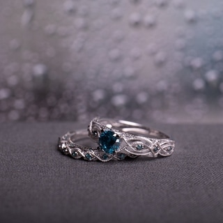 Blue diamonds wedding rings