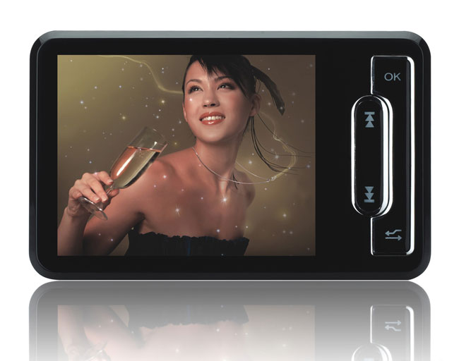 MEElectronics RockMee 1G 2.4-inch MP3/ MP4 Player