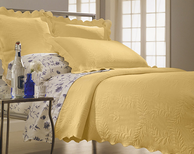 Matelasse Laurel Butter Cal King Coverlet Set 951243