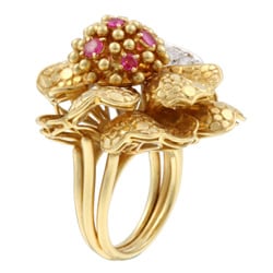 18k Gold 1 2/5ct TDW Diamond and Ruby Floral Estate Ring (G, SI2) (Size 6.5)
