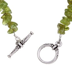 Charming Life Peridot Chip and Pearl Bracelet (6 mm)
