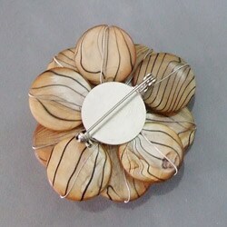 Brown Zebra Stripe Mother of Pearl and Pearl Floral Brooch (4-10 mm)(Thailand)