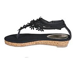 Refresh by Beston Women's 'Tokyo-01' Black Floral Accent T-strap Thong Sandals