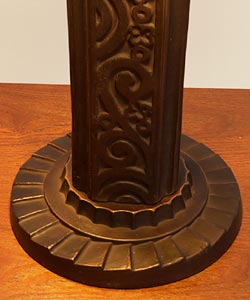Tiffany-style Rose Mission-style Table Lamp