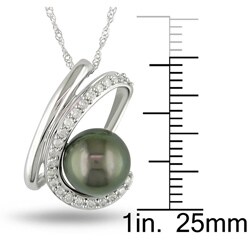14k Gold Tahitian Pearl and 1/4ct TDW Diamond Necklace (J-K, I2-I3) (9-10 mm)