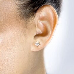 14k Gold 1/5ct TDW Diamond Star Earrings