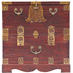 Oriental Brass-trimmed Cedar/ Hope Chest