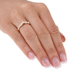 14k Gold 1/10ct TDW Diamond Engagement Ring