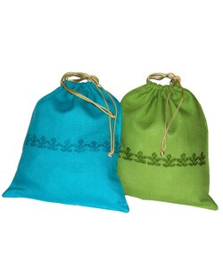Hand-embroidered Lingerie Travel Bag (Belize)