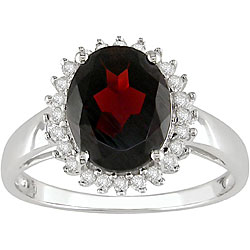 14k White Gold 1/5ct Diamond & Garnet Ring