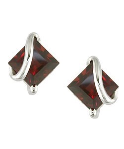 10k White Gold Garnet Earrings