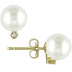 14k Gold 1/10ct TDW Diamond and Pearl Earrings (8-8.5 mm)