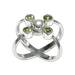 Sterling Silver 'Orbits' Pearl and Peridot Ring (Indonesia)