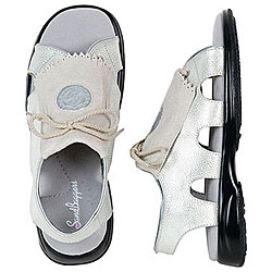 Sandbaggers Women's Kiltie Platinum Shiny Silver Golf Shoes