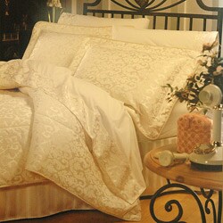 Ivory Blossom 8-piece Bed in a Bag