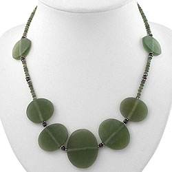 Serpentine, Garnet and Silver Necklace (Thailand)
