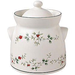 Pfaltzgraff Winterberry Small Tureen