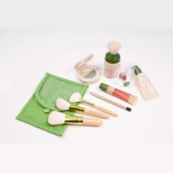 Organic Wear Mascara on Physician S Formula Organic Wear Light N  Lovely Makeup Kit